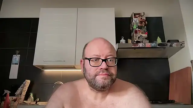 Snapshot of theitalianbear chatting on July 14, 2026, 5:56 am theitalianbear online show from July 14, 2026, 5:56 am