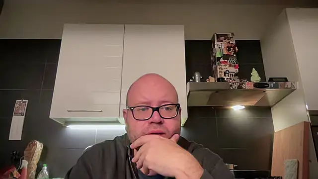 Snapshot of theitalianbear chatting on November 22, 2025, 4:11 am theitalianbear online show from November 22, 2025, 4:11 am