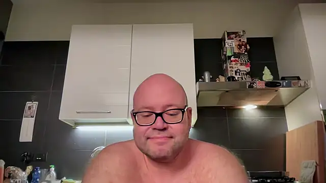 Snapshot of theitalianbear chatting on September 25, 2025, 9:32 pm theitalianbear online show from September 25, 2025, 9:32 pm