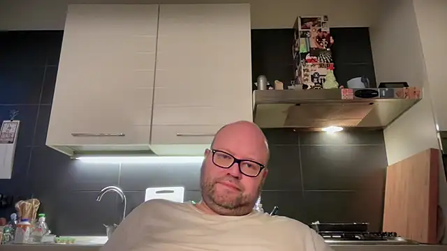 Snapshot of theitalianbear chatting on February 14, 2025, 6:02 am theitalianbear online show from February 14, 2025, 6:02 am