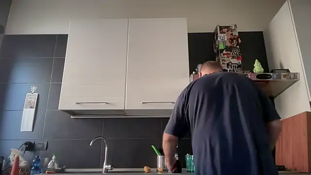 Snapshot of theitalianbear chatting on October 13, 2025, 1:56 pm theitalianbear online show from October 13, 2025, 1:56 pm