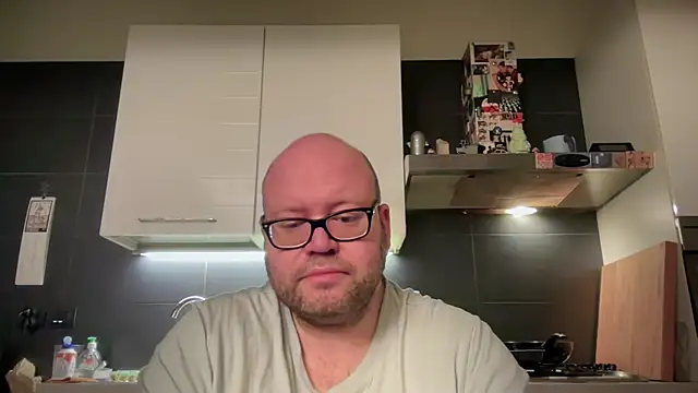 Snapshot of theitalianbear chatting on February 13, 2025, 5:33 pm theitalianbear online show from February 13, 2025, 5:33 pm