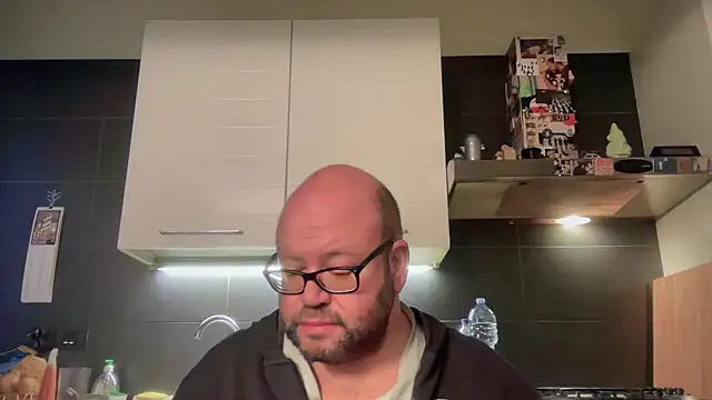 Snapshot of theitalianbear chatting on December 3, 2025, 6:03 am theitalianbear online show from December 3, 2025, 6:03 am