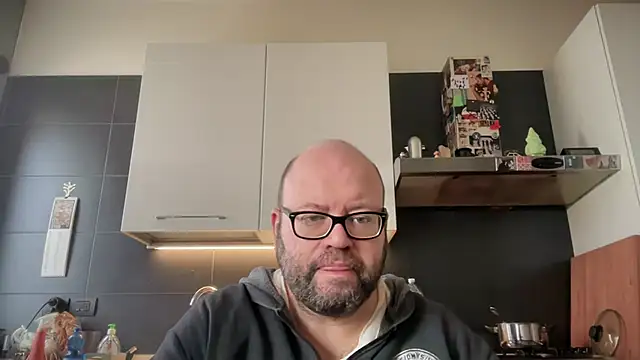 Snapshot of theitalianbear chatting on October 17, 2025, 10:07 am theitalianbear online show from October 17, 2025, 10:07 am