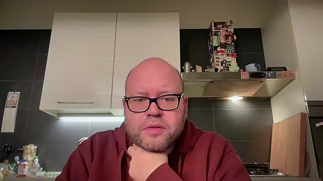 Snapshot of theitalianbear chatting on February 14, 2025, 6:51 pm theitalianbear online show from February 14, 2025, 6:51 pm