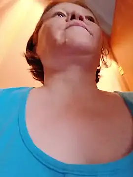 Snapshot of Renata_Dell chatting on July 27, 2026, 7:04 am Renata Dell online show from July 27, 2026, 7:04 am