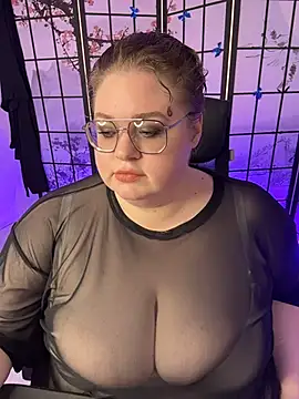Snapshot of DriveThruChloe chatting on August 1, 2026, 1:31 pm DriveThruChloe online show from August 1, 2026, 1:31 pm