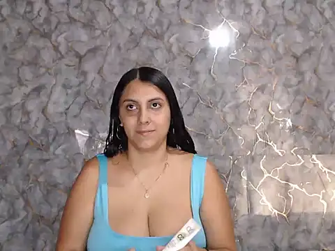 Snapshot of miarouse06 chatting on August 5, 2026, 9:42 pm miarouse06 online show from August 5, 2026, 9:42 pm
