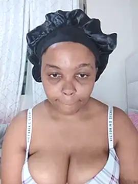 Snapshot of Rhannibee chatting on July 29, 2026, 12:59 pm Rhannibee online show from July 29, 2026, 12:59 pm