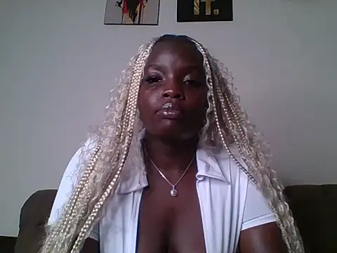 Mon cherrrie online show from August 9, 2026, 11:11 pm
