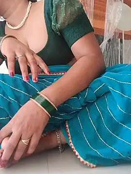 Snapshot of Seema83 chatting on August 1, 2026, 2:31 am Seema83 online show from August 1, 2026, 2:31 am