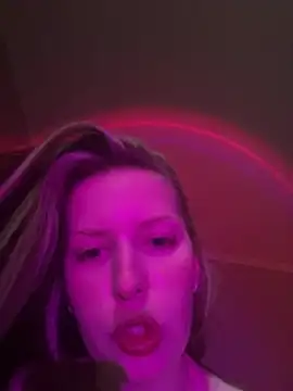 Snapshot of HollyClark_ chatting on August 8, 2026, 8:38 pm HollyClark online show from August 8, 2026, 8:38 pm