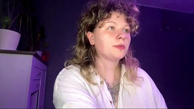 AlinaSexyTeen online show from July 30, 2026, 11:48 pm