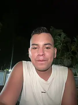 Snapshot of mrhoney2 chatting on August 2, 2026, 12:31 am mrhoney2 online show from August 2, 2026, 12:31 am