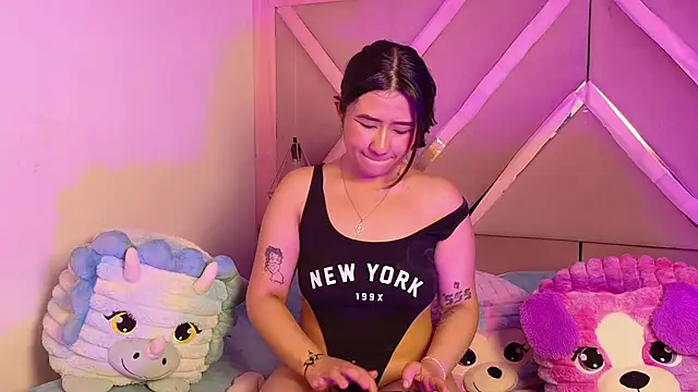 Emma grand online show from August 4, 2026, 10:36 pm