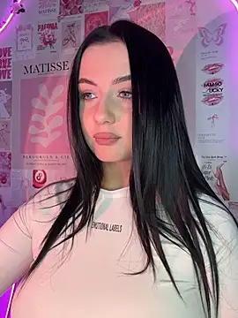 PinkyKitten online show from August 2, 2026, 6:05 pm