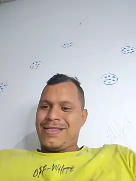 Snapshot of 24_MOSTRUOSO chatting on August 3, 2026, 10:36 pm 24 MOSTRUOSO online show from August 3, 2026, 10:36 pm