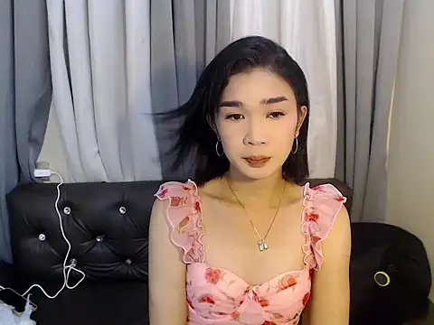 Snapshot of expensive_nadia chatting on August 4, 2026, 3:55 am expensive nadia online show from August 4, 2026, 3:55 am
