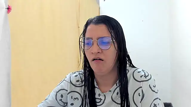 MARILYN GARCIA online show from October 16, 2025, 1:41 pm