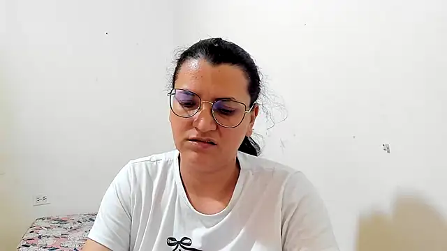 Snapshot of MARILYN_GARCIA chatting on June 24, 2026, 9:45 pm MARILYN GARCIA online show from June 24, 2026, 9:45 pm