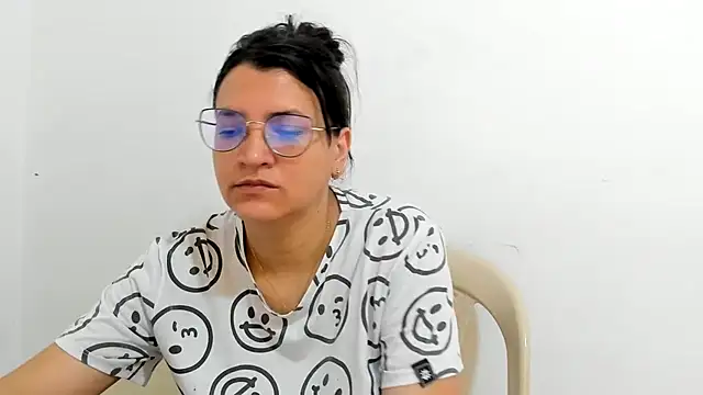 MARILYN GARCIA online show from September 28, 2025, 2:57 pm