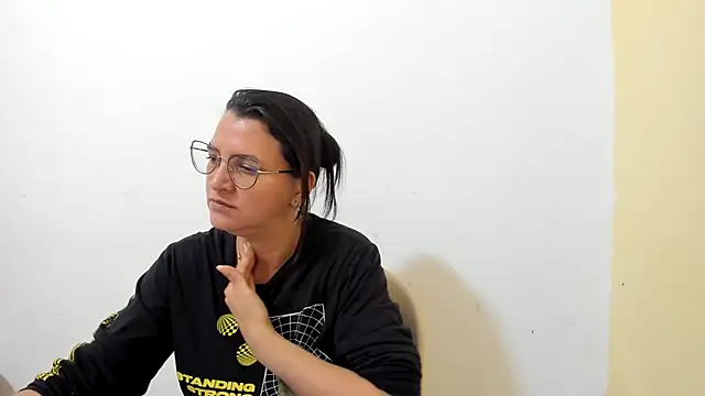 MARILYN GARCIA online show from October 11, 2025, 2:18 pm