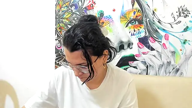 MARILYN GARCIA online show from March 13, 2026, 1:49 pm