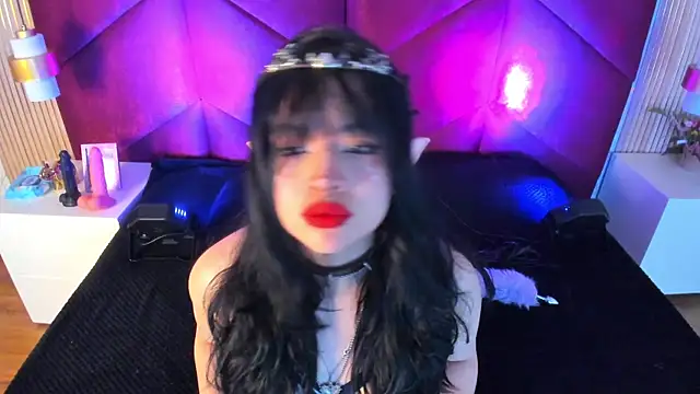 Snapshot of HannaRoussee chatting on August 8, 2026, 12:12 pm HannaRoussee online show from August 8, 2026, 12:12 pm