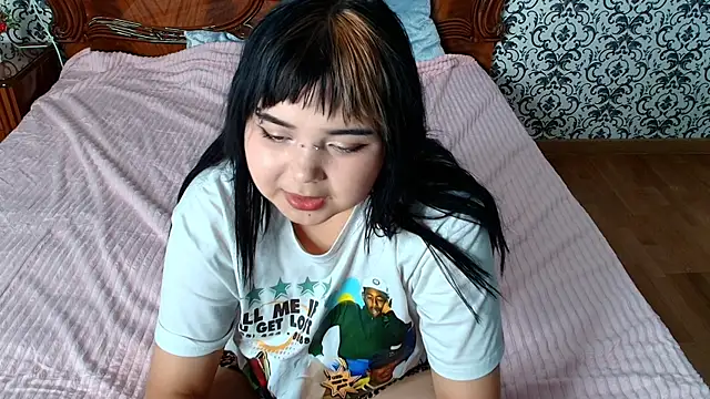 Snapshot of Ember_Rowe chatting on August 8, 2026, 1:07 pm Ember Rowe online show from August 8, 2026, 1:07 pm