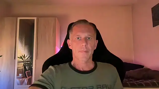 Snapshot of slaveboy2016@xh chatting on September 8, 2025, 8:08 pm slaveboy2016xh online show from September 8, 2025, 8:08 pm