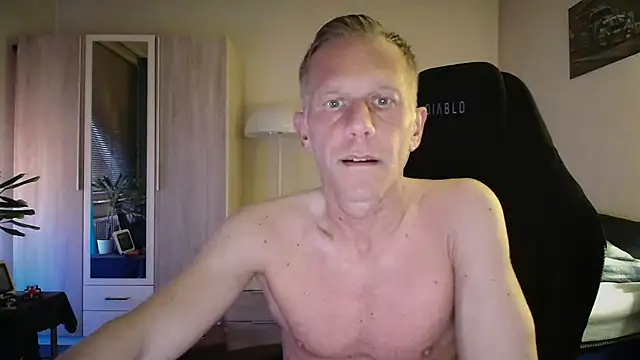 Snapshot of slaveboy2016@xh chatting on May 30, 2026, 10:15 pm slaveboy2016xh online show from May 30, 2026, 10:15 pm