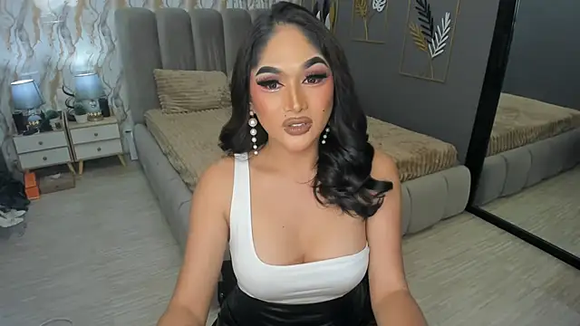 LegendaryNicole online show from October 4, 2025, 1:56 pm