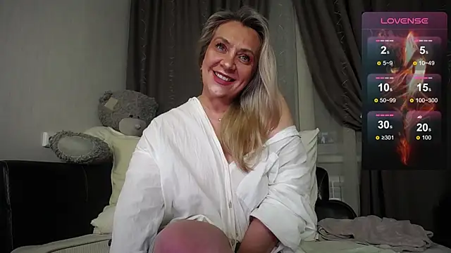 Alessandra92 online show from September 20, 2025, 3:39 pm