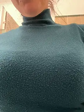 sexylenia online show from April 4, 2026, 12:56 pm