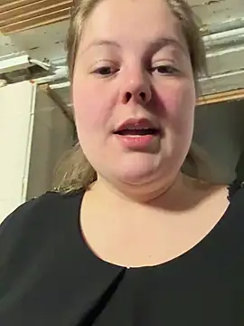 Snapshot of BootyLola chatting on March 8, 2025, 3:13 pm BootyLola online show from March 8, 2025, 3:13 pm