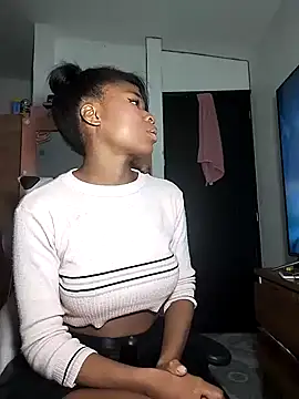 Snapshot of angel_allis chatting on December 13, 2024, 4:22 am angel allis online show from December 13, 2024, 4:22 am