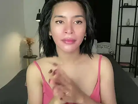 Snapshot of your_bianca69 chatting on November 18, 2025, 11:37 pm your bianca69 online show from November 18, 2025, 11:37 pm