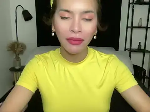 Snapshot of your_bianca69 chatting on September 16, 2025, 12:11 am your bianca69 online show from September 16, 2025, 12:11 am