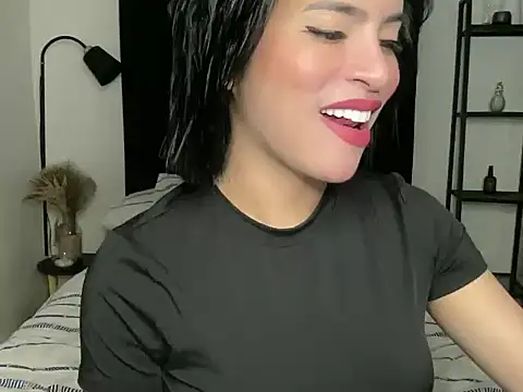 Snapshot of your_bianca69 chatting on October 15, 2025, 12:09 am your bianca69 online show from October 15, 2025, 12:09 am