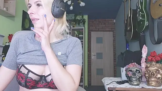 Snapshot of karmija chatting on November 26, 2025, 9:59 pm karmija online show from November 26, 2025, 9:59 pm