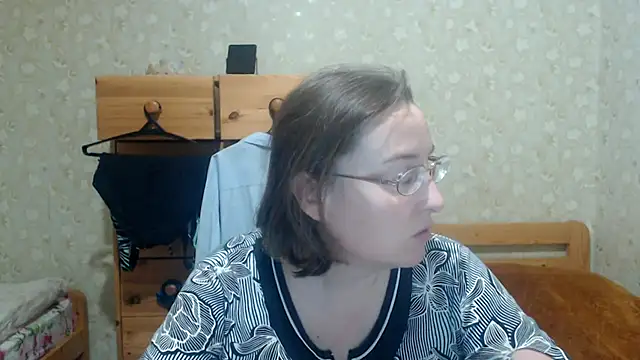 Smart Rose online show from December 17, 2025, 4:56 pm