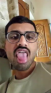 krishna8035 online show from December 11, 2024, 9:19 am