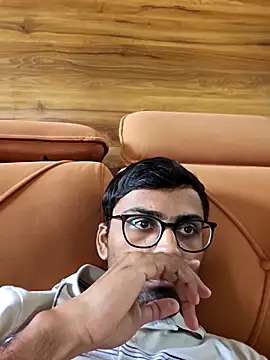 krishna8035 online show from December 14, 2025, 7:36 am