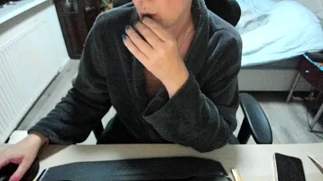 minoesje37 online show from March 18, 2025, 8:26 pm