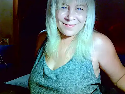 Snapshot of AgoniA7 chatting on July 16, 2026, 6:38 pm AgoniA7 online show from July 16, 2026, 6:38 pm
