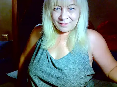 Snapshot of AgoniA7 chatting on July 31, 2026, 6:38 pm AgoniA7 online show from July 31, 2026, 6:38 pm