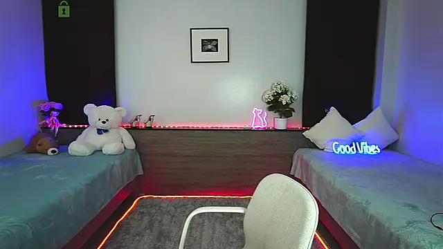  Anna Shine  online show from December 8, 2024, 12:08 pm