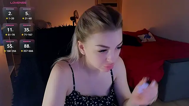 Snapshot of MilanaOmg chatting on June 7, 2026, 10:48 pm MilanaOmg online show from June 7, 2026, 10:48 pm