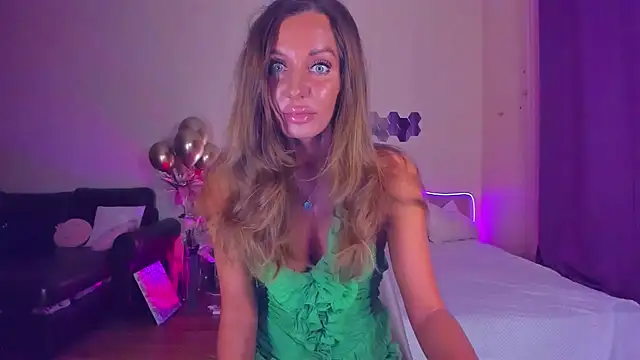 EmmaAbramson online show from December 4, 2025, 4:50 pm