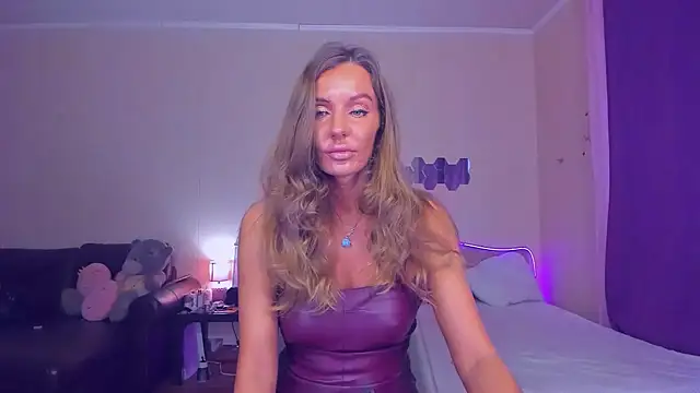 EmmaAbramson online show from September 22, 2025, 12:00 pm